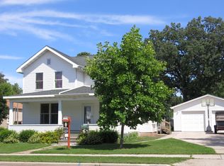 414 Jefferson Ave, Omro, WI 54963