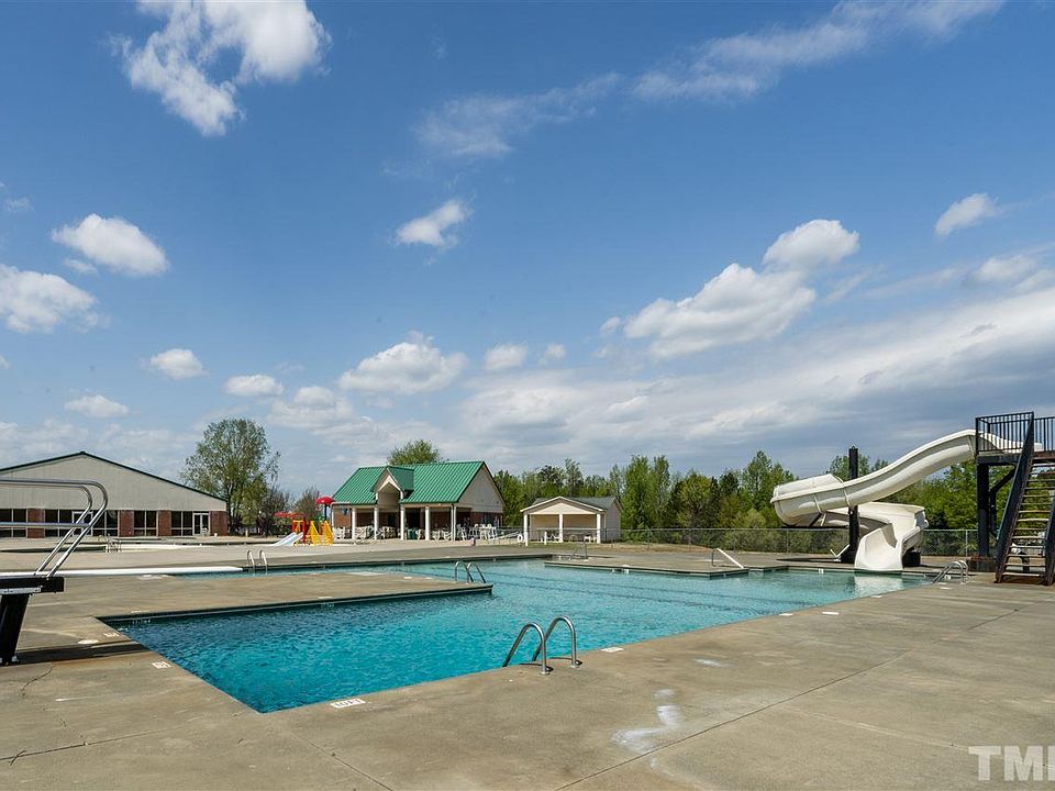 2nd image of 157 Buchanan Ln