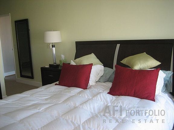 5th image of 88 King St Unit 707