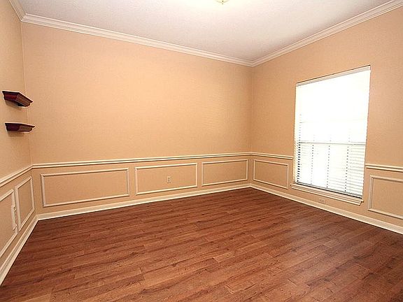 5th image of 3215 Hickory Falls Dr