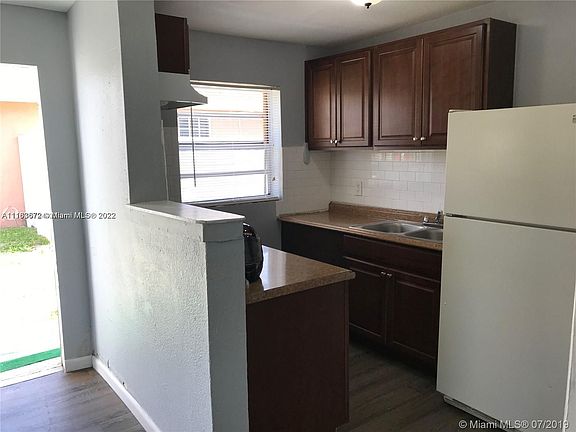 3rd image of 620 NW 16th Ave #1