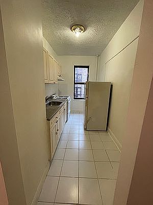 1st image of 25 Tennis Ct APT 4D