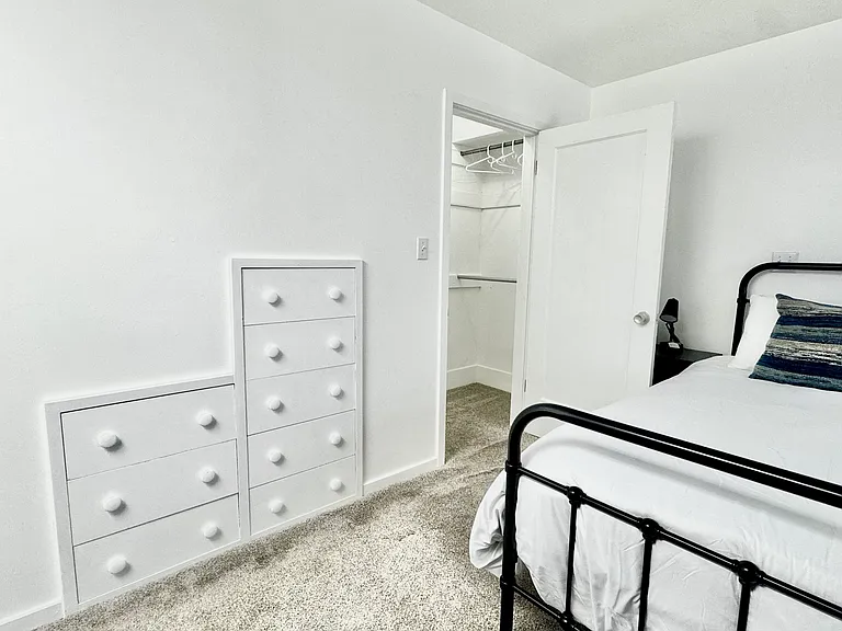 810 Miller Ave — Photo 8