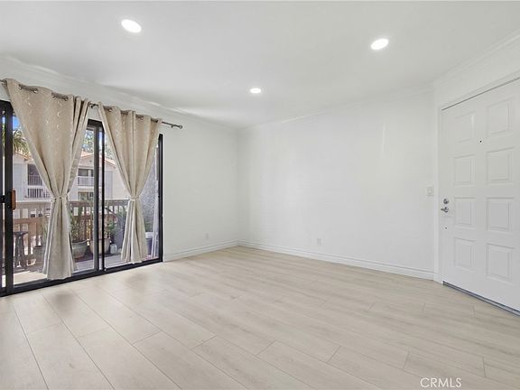 3rd image of 12023 Alta Carmel Ct Unit 253