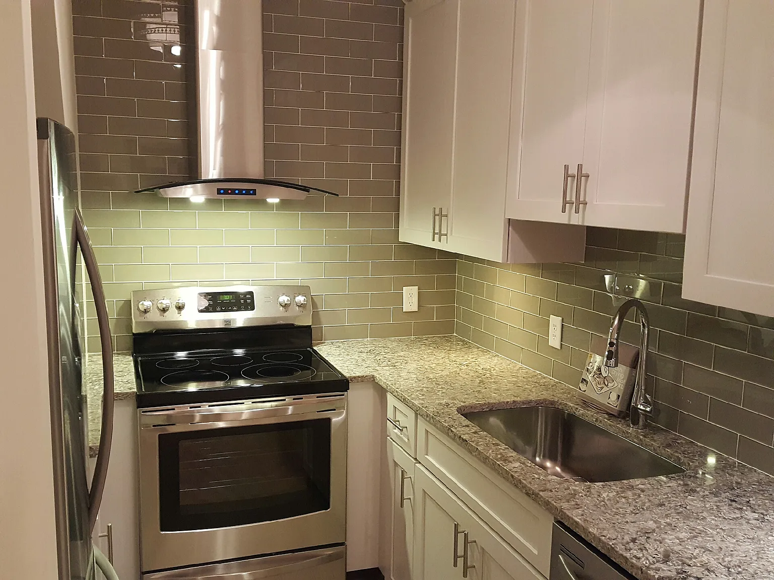 1 bed, 650 sqft, $2,950 — Photo 2