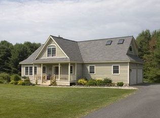 52 Pine St, Freeport, ME 04032