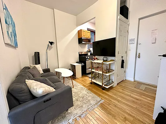 Rented by J PRESTON AND ASSOCIATES INC | media 9