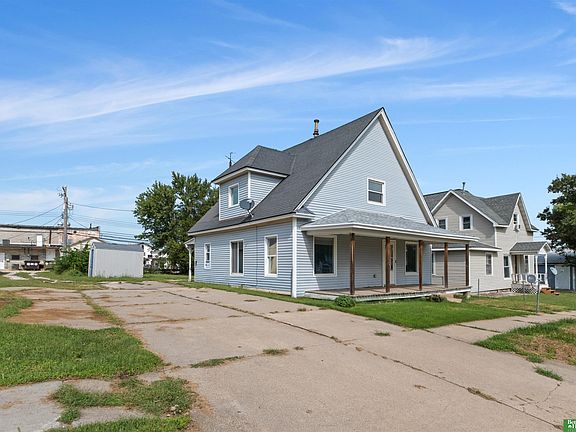 2nd image of 412 2nd St