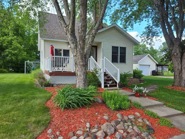 320 W Jackson St, Parkers Prairie, MN 56361