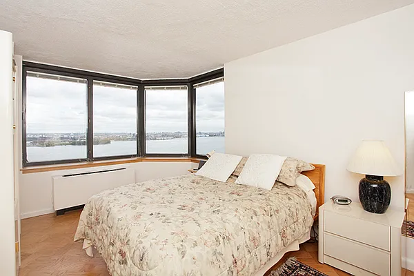 Rented by RHI Group | media 14