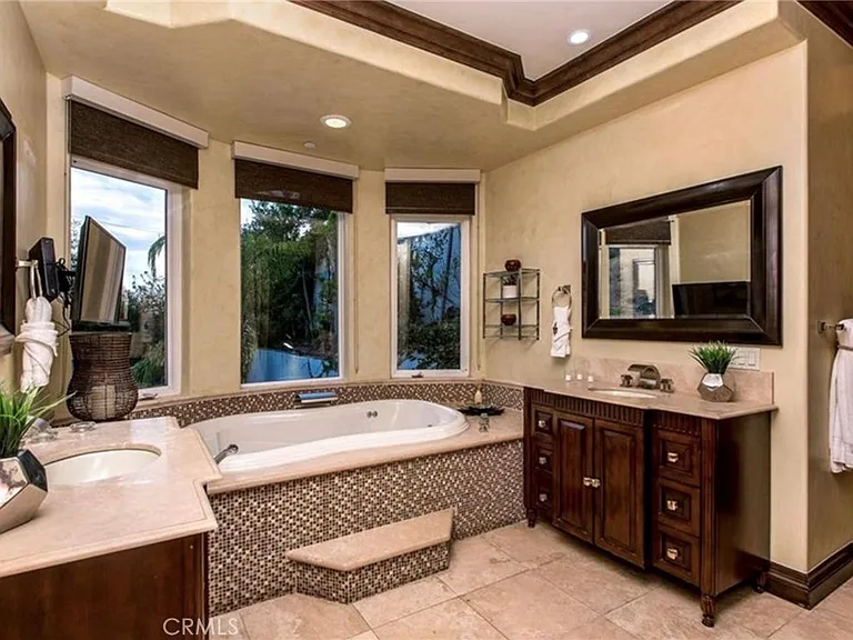 1441 Robmar Dr — Photo 14