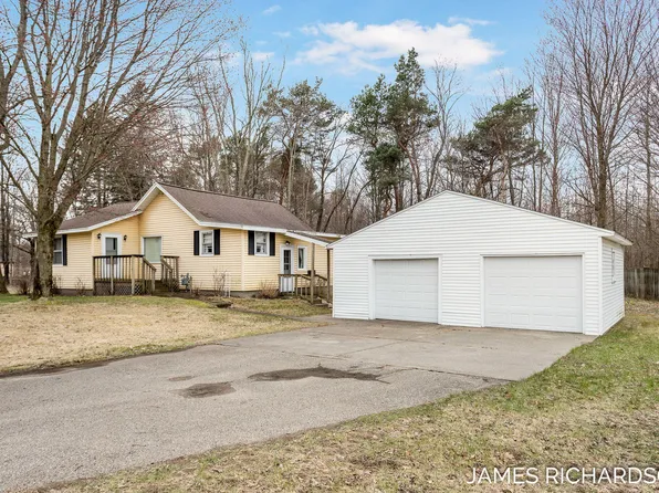 8793 146th Ave, West Olive, MI 49460