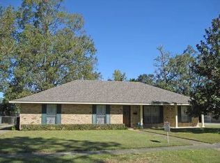 12515 E Robin Hood Dr, Baton Rouge, LA 70815