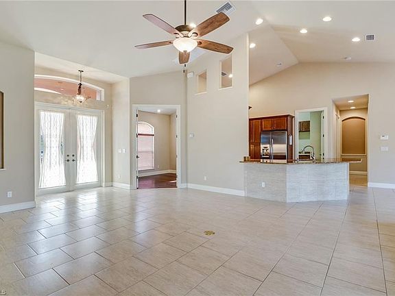 2nd image of 2220 SE 20th Ave