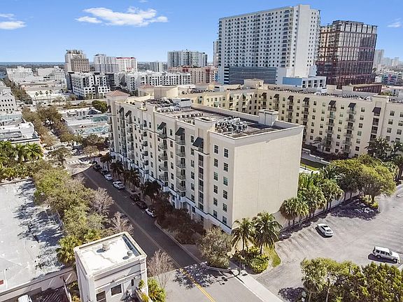 2nd image of 610 Clematis Street #638