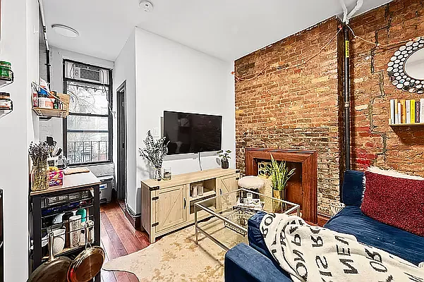 Rented by Compass | media 4