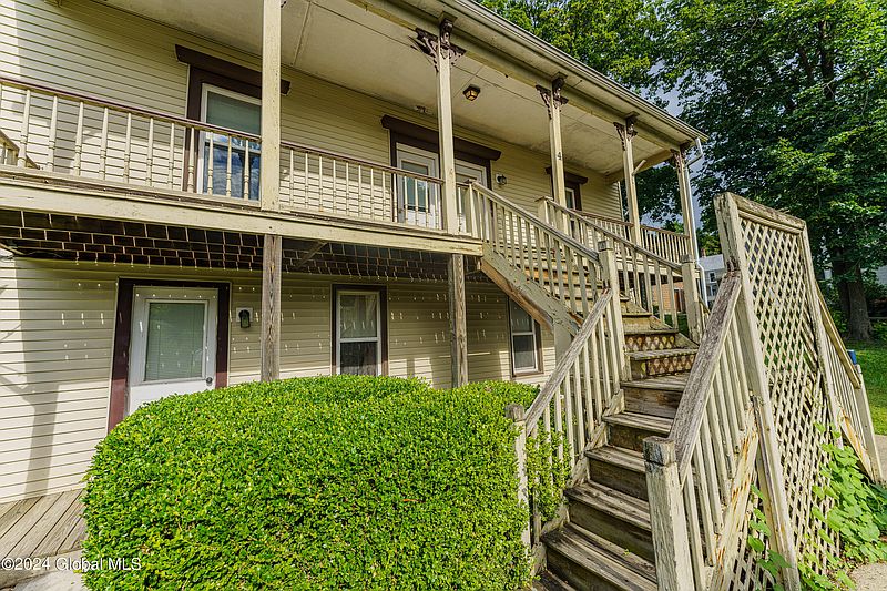 4th image of 4 Colvin Avenue