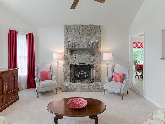 5th image of 2126 Cox Rd