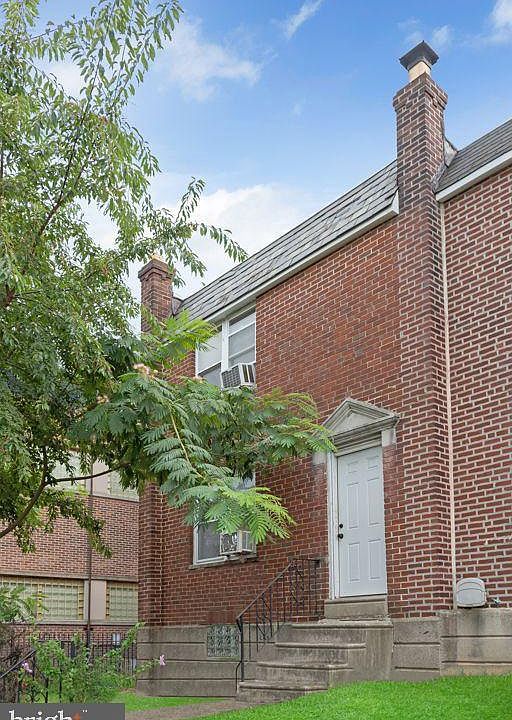 1st image of 1334 Stirling St
