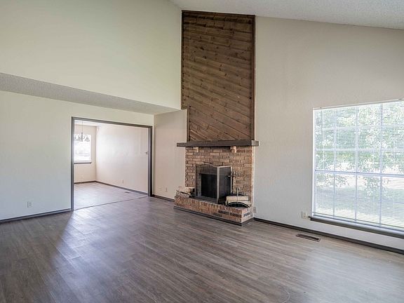 4th image of 2321 W Galveston St S #2323
