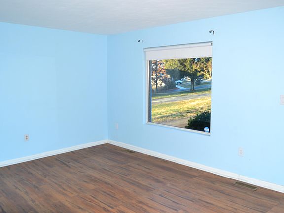 3rd image of 1502 Poplar Ave