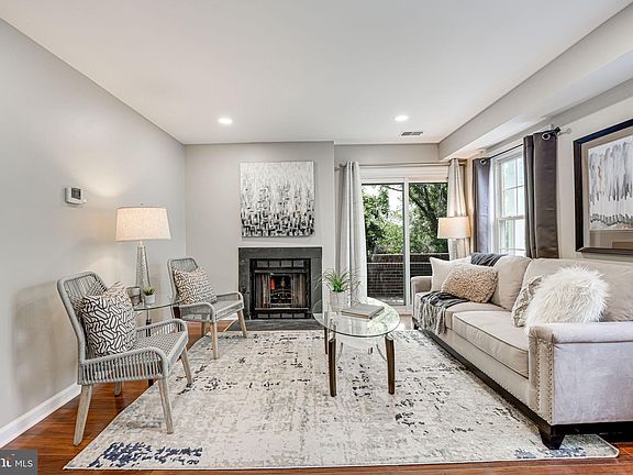 4th image of 2801 S Woodrow St #B1