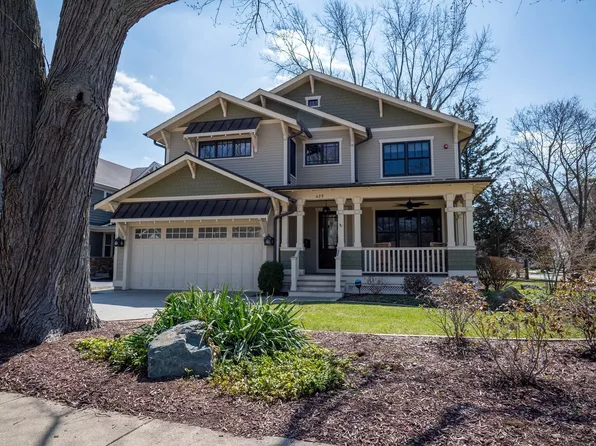 425 W Lincoln Ave, Libertyville, IL 60048