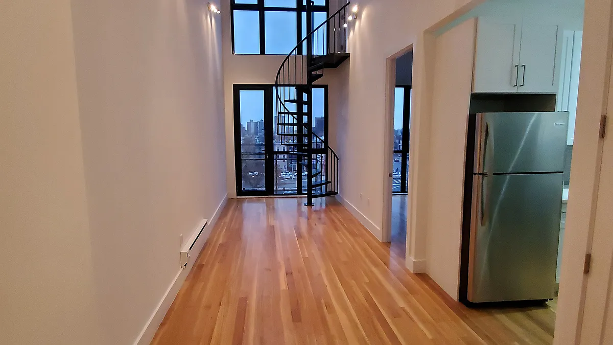 Building Photo - 106 Somers St #7