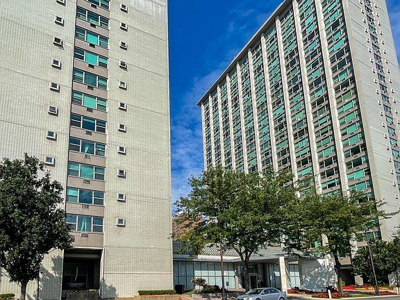 2nd image of 3600 N Lake Shore Dr APT 615