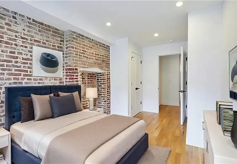 1270 Hancock St #1 — Photo 5