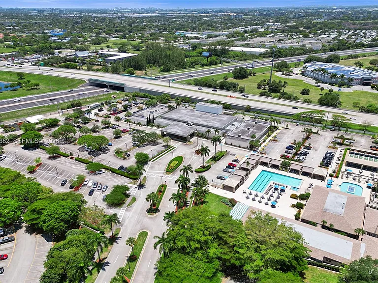 3001 Portofino Isle #K2 — Photo 72