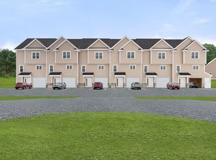 719 S Franklin St #H, Holbrook, MA 02343