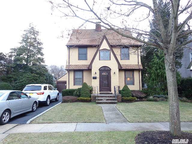 1st image of 12 Bayview Ave