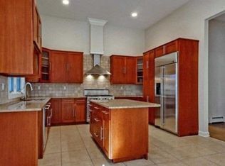 88 Myrtle Ave, Edgewater, NJ 07020