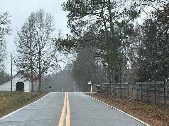 4th image of 204 Heath Rd