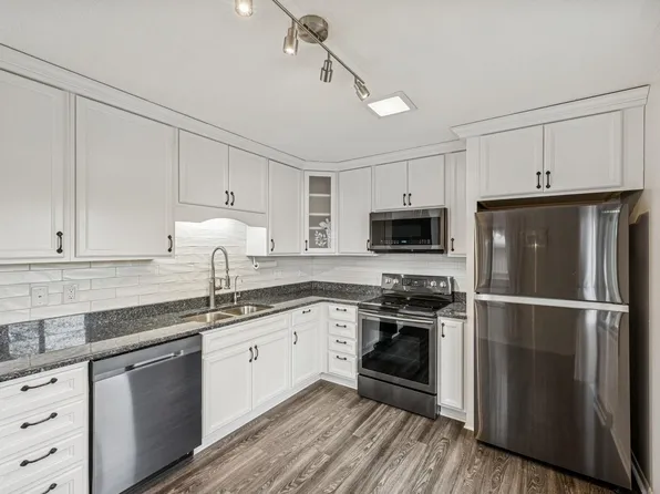 1524 S Timber Rdg, Minneapolis, MN 55432