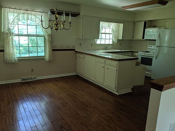 5th image of 4133 Pine Dr