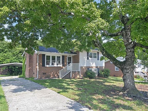 3rd image of 2204 Maybank Dr