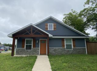 1004 S Armstrong Ave, Denison, TX 75020