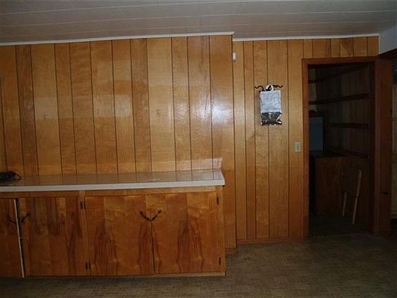 3rd image of 2020 Parkway Dr