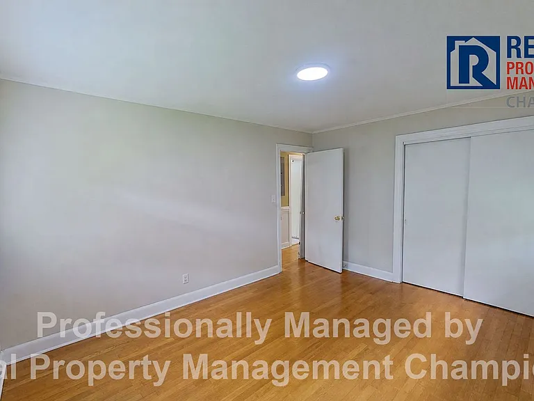 214 Huntington Rd — Photo 11