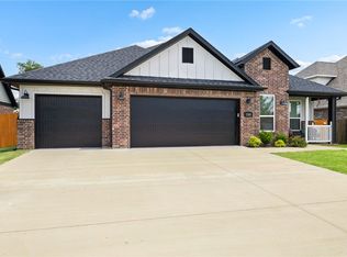5300 SW Tea Olive Ln, Bentonville, AR 72713