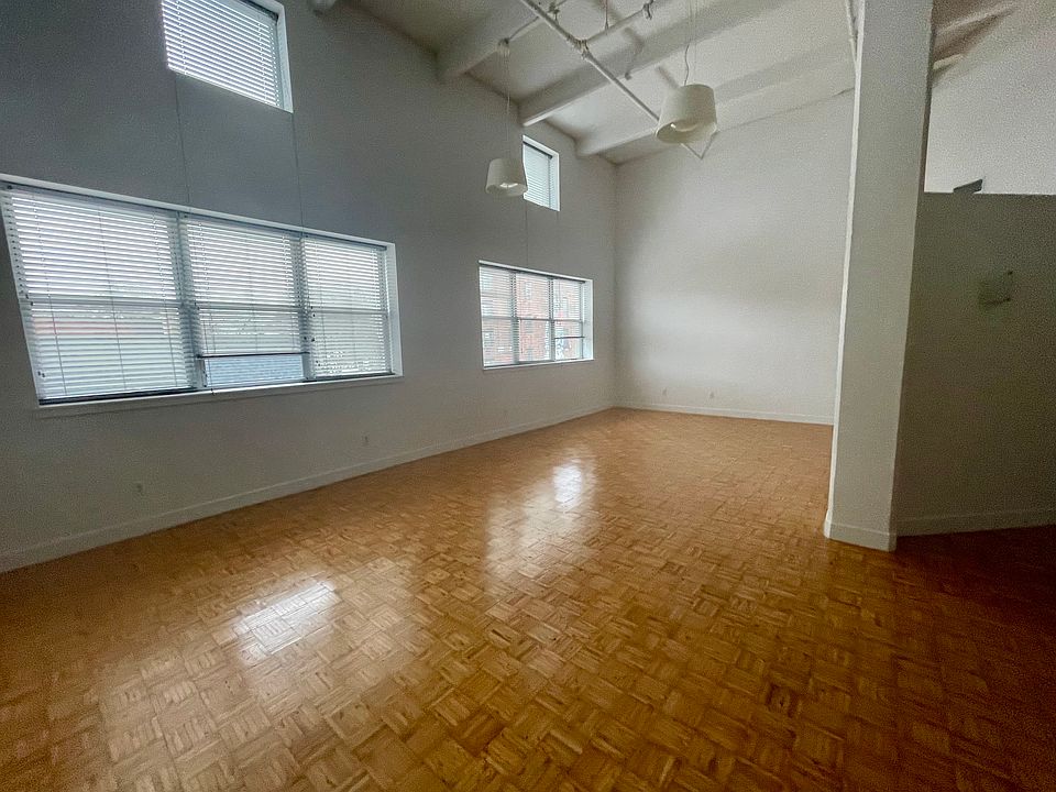 Building Photo 4