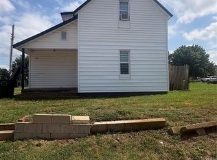 213 E Karns St, Hinton, OK 73047