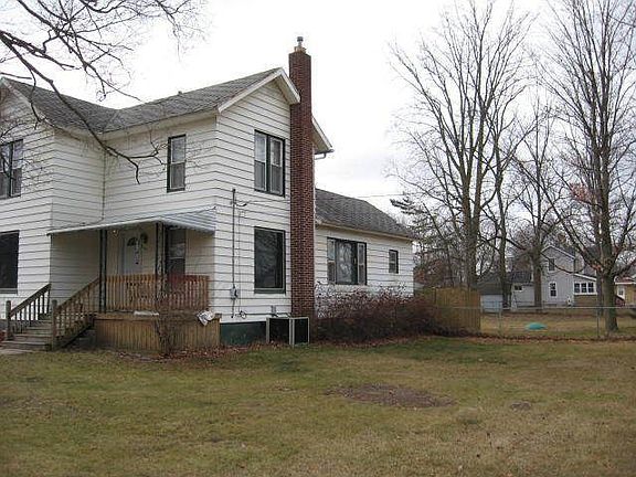 3rd image of 162 East Ave