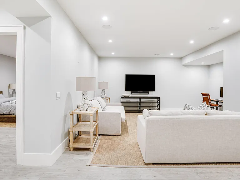 61 Birchwood Ln — Photo 15