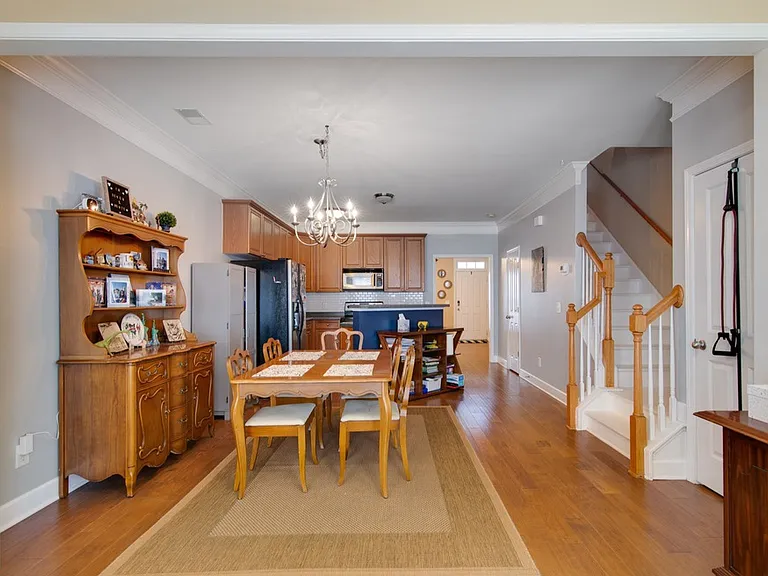 7031 Sunnywood Dr — Photo 8