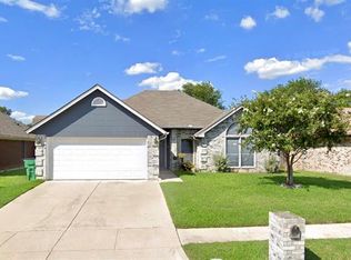 6217 Courtside Dr, Watauga, TX 76148