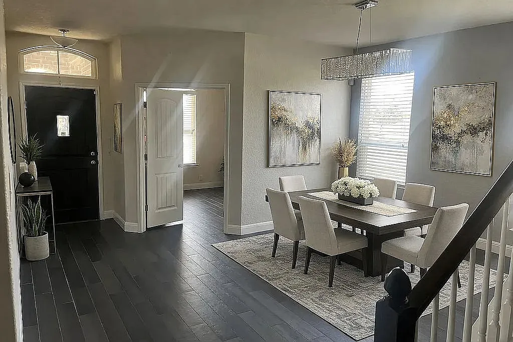 4 bed, 3.5 bath, 3530 sqft, $2,800 — Photo 2