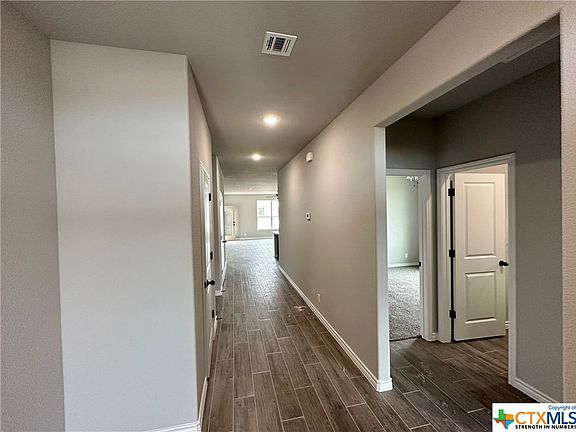 4th image of 3200 Hedwig St